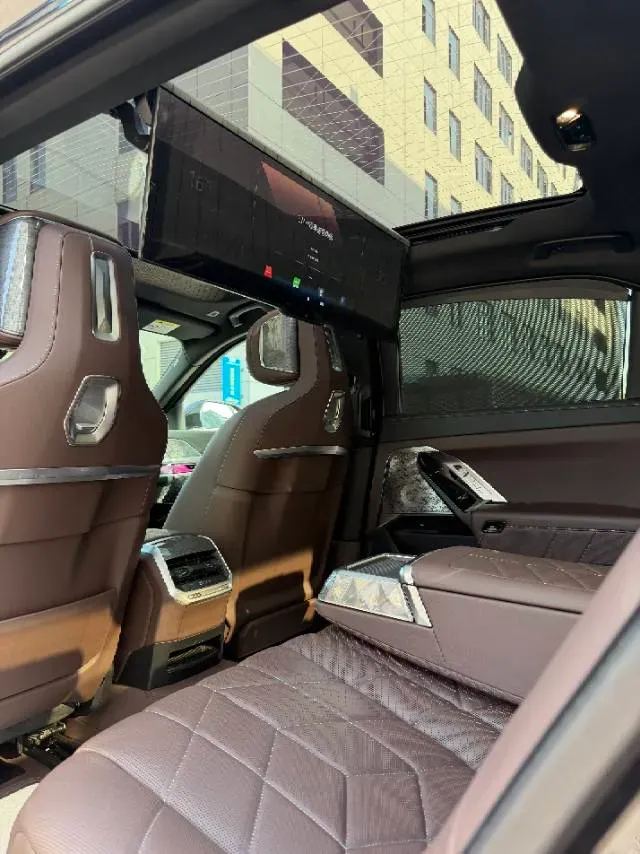 2023 BMW 7 Series 3.0T 381HP L6 8AT,autocango,china used car exporter,china ev exporter,chinese used car exporter,chinese used ev exporter