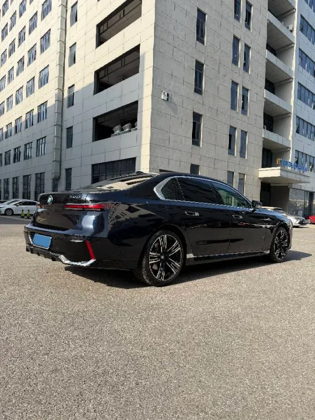 2023 BMW 7 Series 3.0T 381HP L6 8AT,autocango,china used car exporter,china ev exporter,chinese used car exporter,chinese used ev exporter