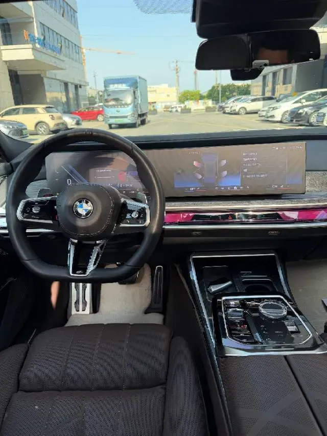 2023 BMW 7 Series 3.0T 381HP L6 8AT,autocango,china used car exporter,china ev exporter,chinese used car exporter,chinese used ev exporter
