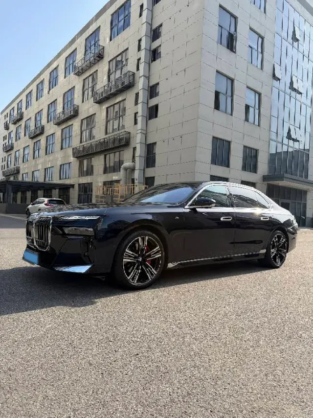 2023 BMW 7 Series 3.0T 381HP L6 8AT,autocango,china used car exporter,china ev exporter,chinese used car exporter,chinese used ev exporter