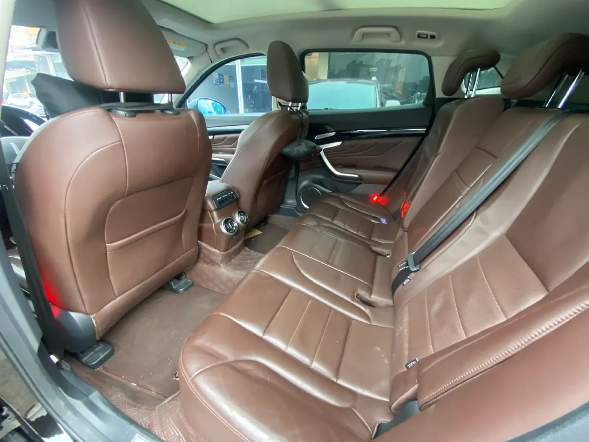 2017 WEY VV7 2.0T 234HP L4 7DCT,autocango,china used car exporter,china ev exporter,chinese used car exporter,chinese used ev exporter