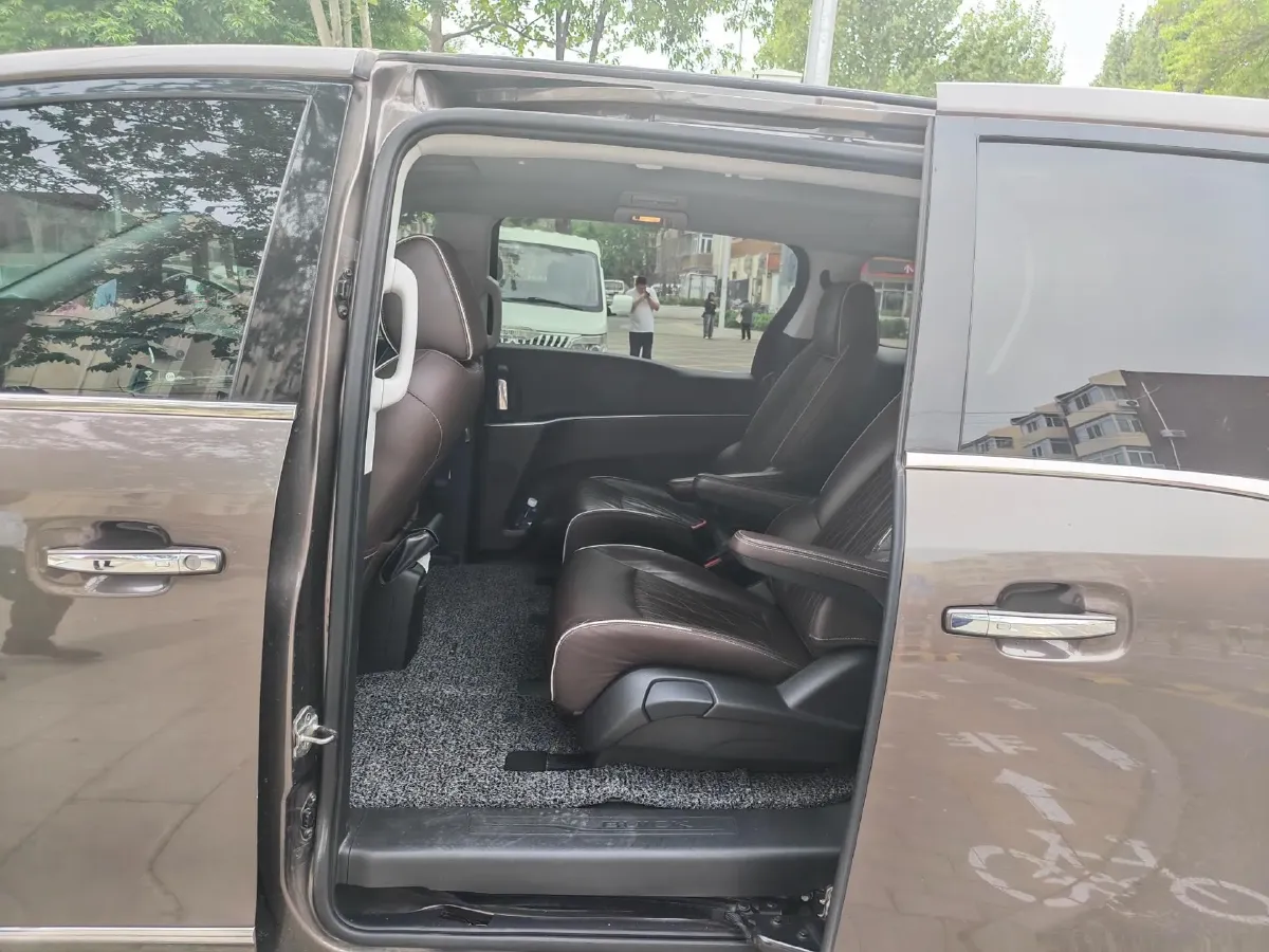 2022 Buick GL8 2.0T 237HP L4 9AT,autocango,china used car exporter,china ev exporter,chinese used car exporter,chinese used ev exporter