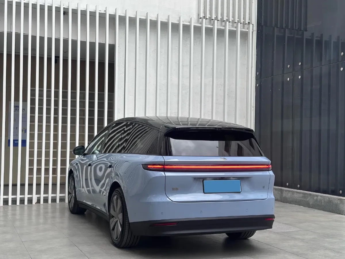 2025 Li i8 BEV,autocango,china used car exporter,china ev exporter,chinese used car exporter,chinese used ev exporter