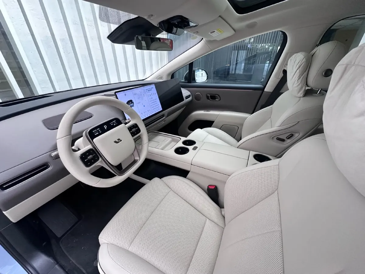 2025 Li i8 BEV,autocango,china used car exporter,china ev exporter,chinese used car exporter,chinese used ev exporter