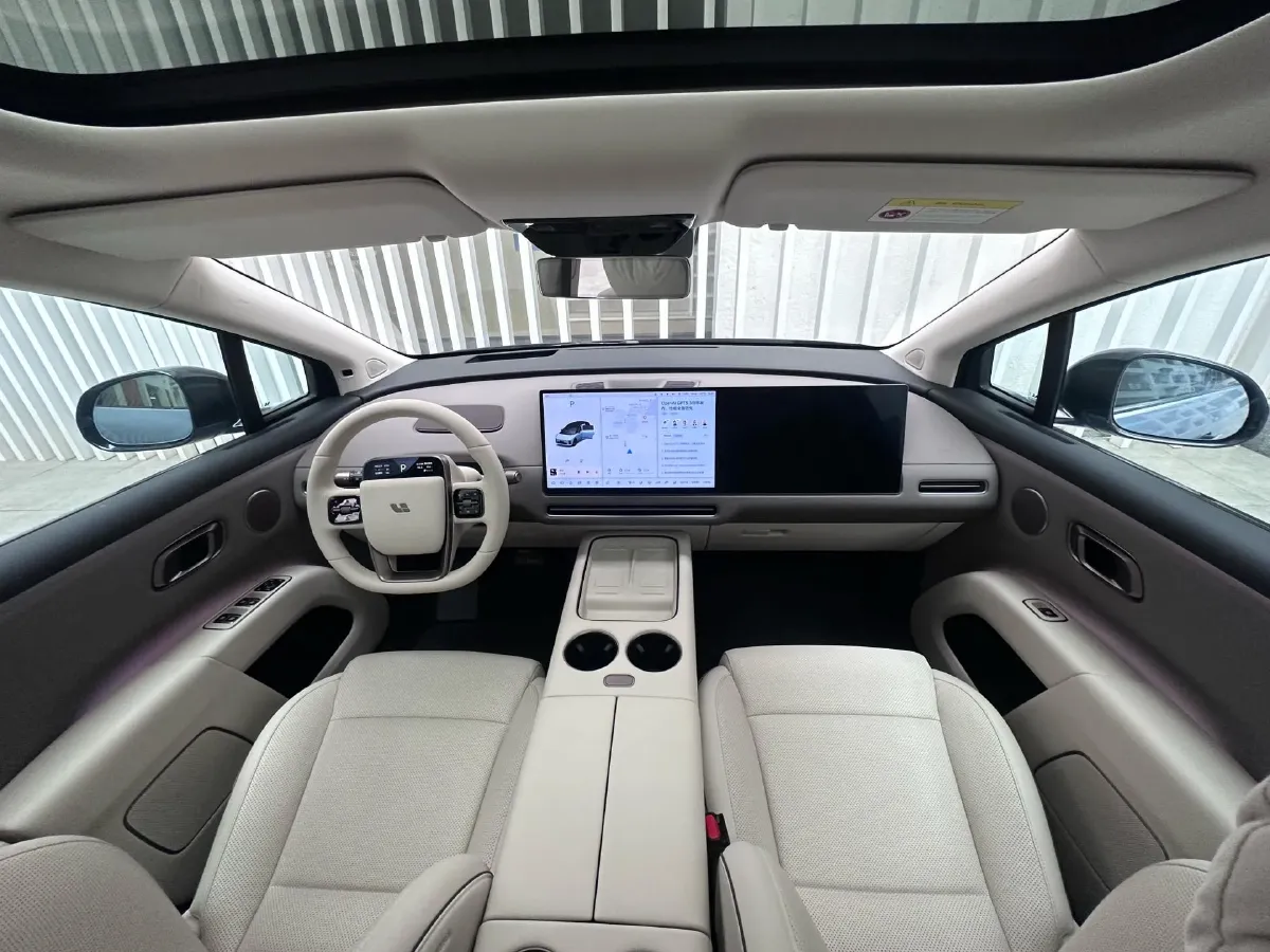 2025 Li i8 BEV,autocango,china used car exporter,china ev exporter,chinese used car exporter,chinese used ev exporter