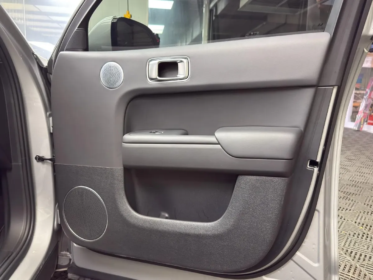 2024 Li L8 Range Extended 154HP REEV 42.8KWH,autocango,china used car exporter,china ev exporter,chinese used car exporter,chinese used ev exporter