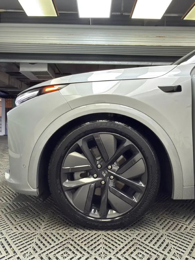 2024 Li L8 Range Extended 154HP REEV 42.8KWH,autocango,china used car exporter,china ev exporter,chinese used car exporter,chinese used ev exporter