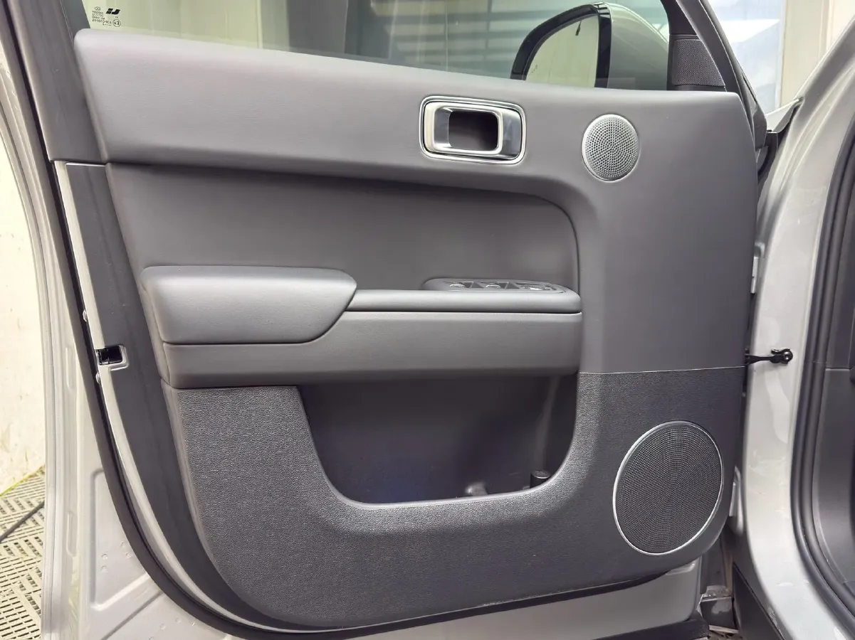 2024 Li L8 Range Extended 154HP REEV 42.8KWH,autocango,china used car exporter,china ev exporter,chinese used car exporter,chinese used ev exporter