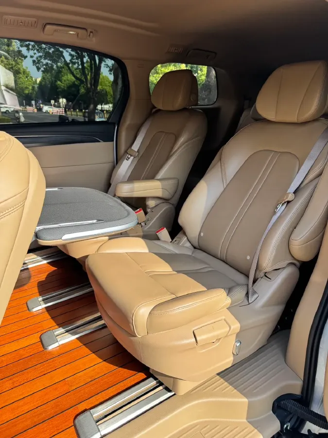 2020 Buick GL8 2.0T 237HP L4 9AT,autocango,china used car exporter,china ev exporter,chinese used car exporter,chinese used ev exporter