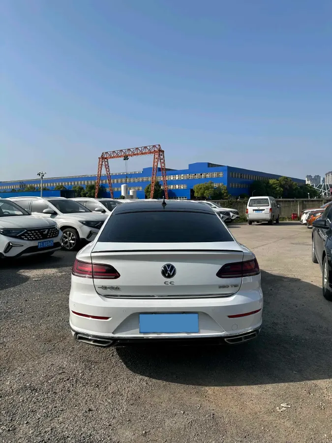 2023 Volkswagen CC 2.0T 220HP L4 7DCT,autocango,china used car exporter,china ev exporter,chinese used car exporter,chinese used ev exporter