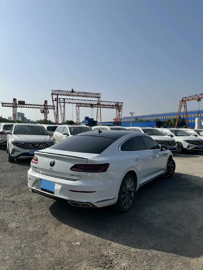 2023 Volkswagen CC 2.0T 220HP L4 7DCT,autocango,china used car exporter,china ev exporter,chinese used car exporter,chinese used ev exporter