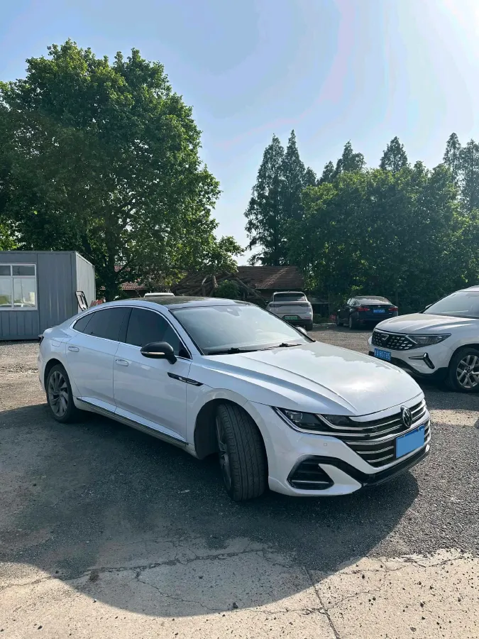 2023 Volkswagen CC 2.0T 220HP L4 7DCT,autocango,china used car exporter,china ev exporter,chinese used car exporter,chinese used ev exporter