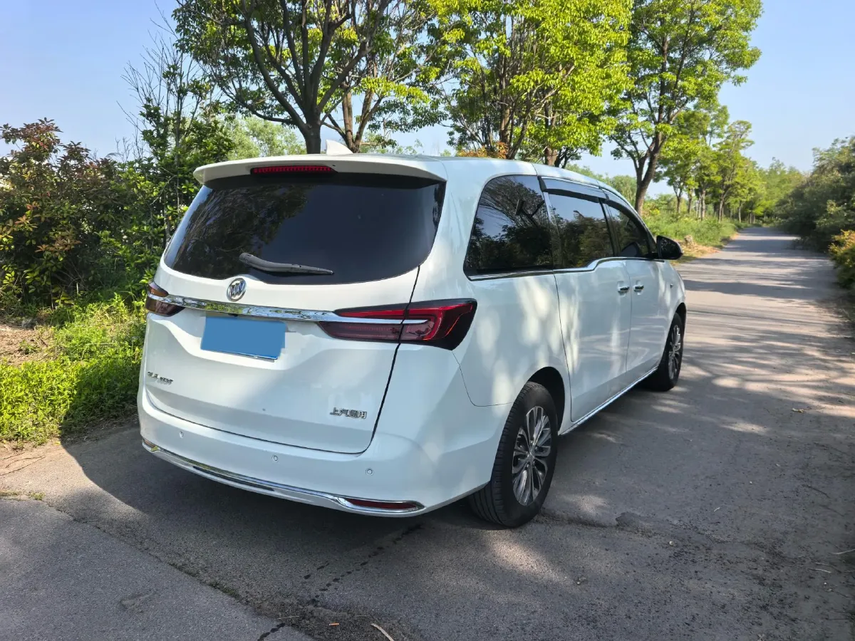 2022 Buick GL8 2.0T 237HP L4 9AT,autocango,china used car exporter,china ev exporter,chinese used car exporter,chinese used ev exporter