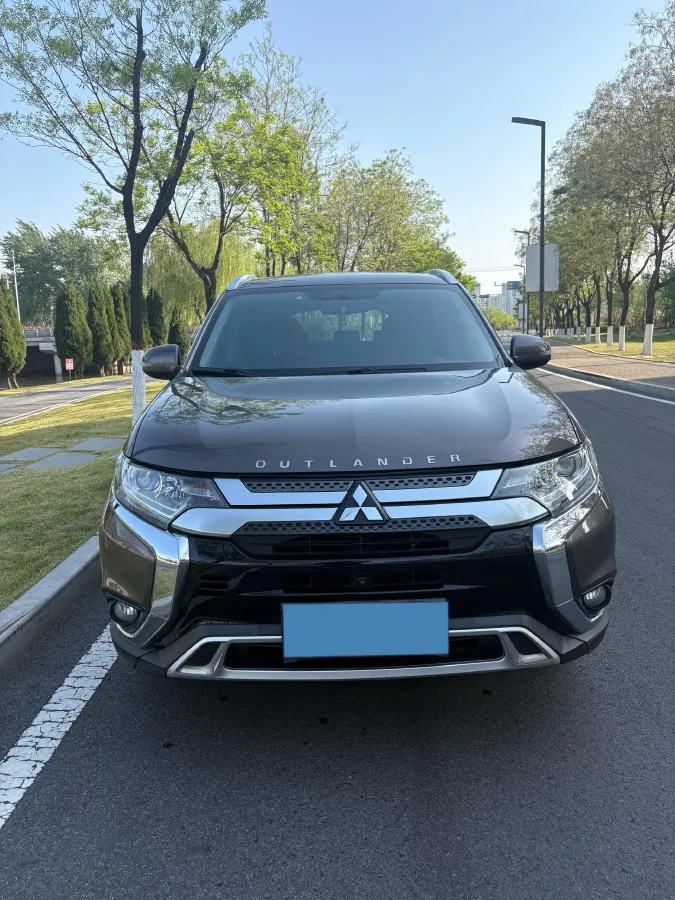 2019 Mitsubishi Outlander 2.0L 166HP L4 CVT,autocango,china used car exporter,china ev exporter,chinese used car exporter,chinese used ev exporter