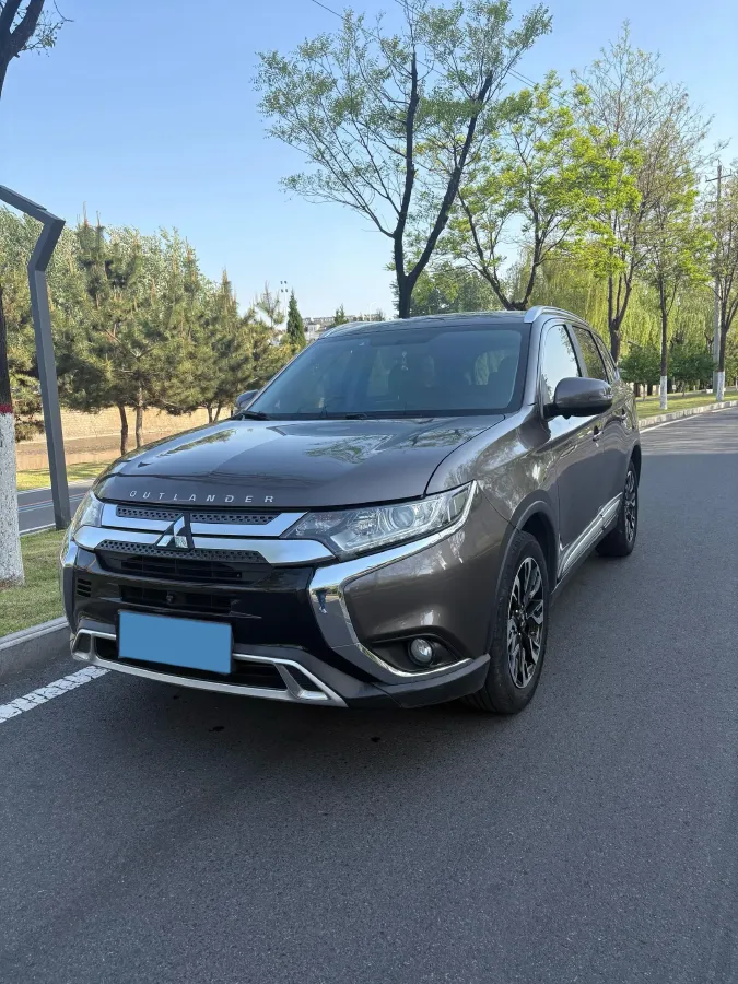 2019 Mitsubishi Outlander 2.0L 166HP L4 CVT,autocango,china used car exporter,china ev exporter,chinese used car exporter,chinese used ev exporter