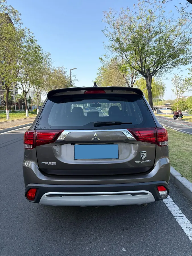 2019 Mitsubishi Outlander 2.0L 166HP L4 CVT,autocango,china used car exporter,china ev exporter,chinese used car exporter,chinese used ev exporter