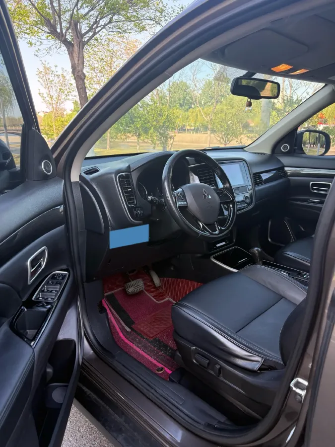 2019 Mitsubishi Outlander 2.0L 166HP L4 CVT,autocango,china used car exporter,china ev exporter,chinese used car exporter,chinese used ev exporter