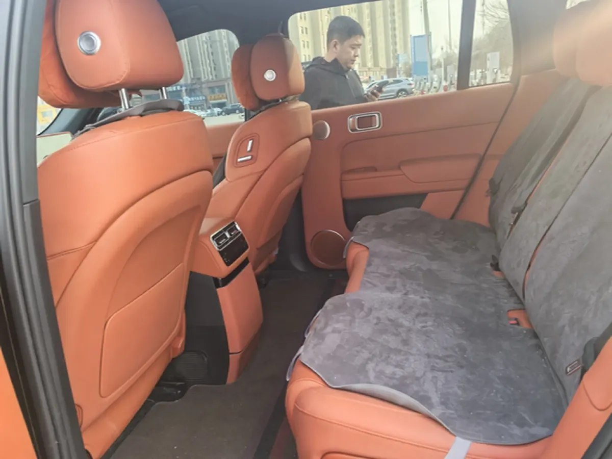 2024 Li L8 Range Extended 154HP REEV 42.8KWH,autocango,china used car exporter,china ev exporter,chinese used car exporter,chinese used ev exporter