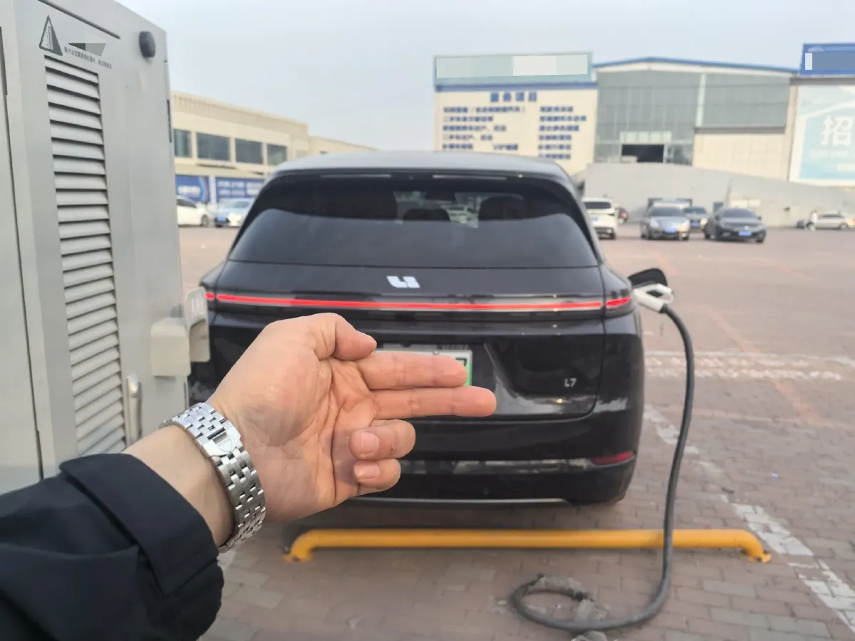 2024 Li L8 Range Extended 154HP REEV 42.8KWH,autocango,china used car exporter,china ev exporter,chinese used car exporter,chinese used ev exporter