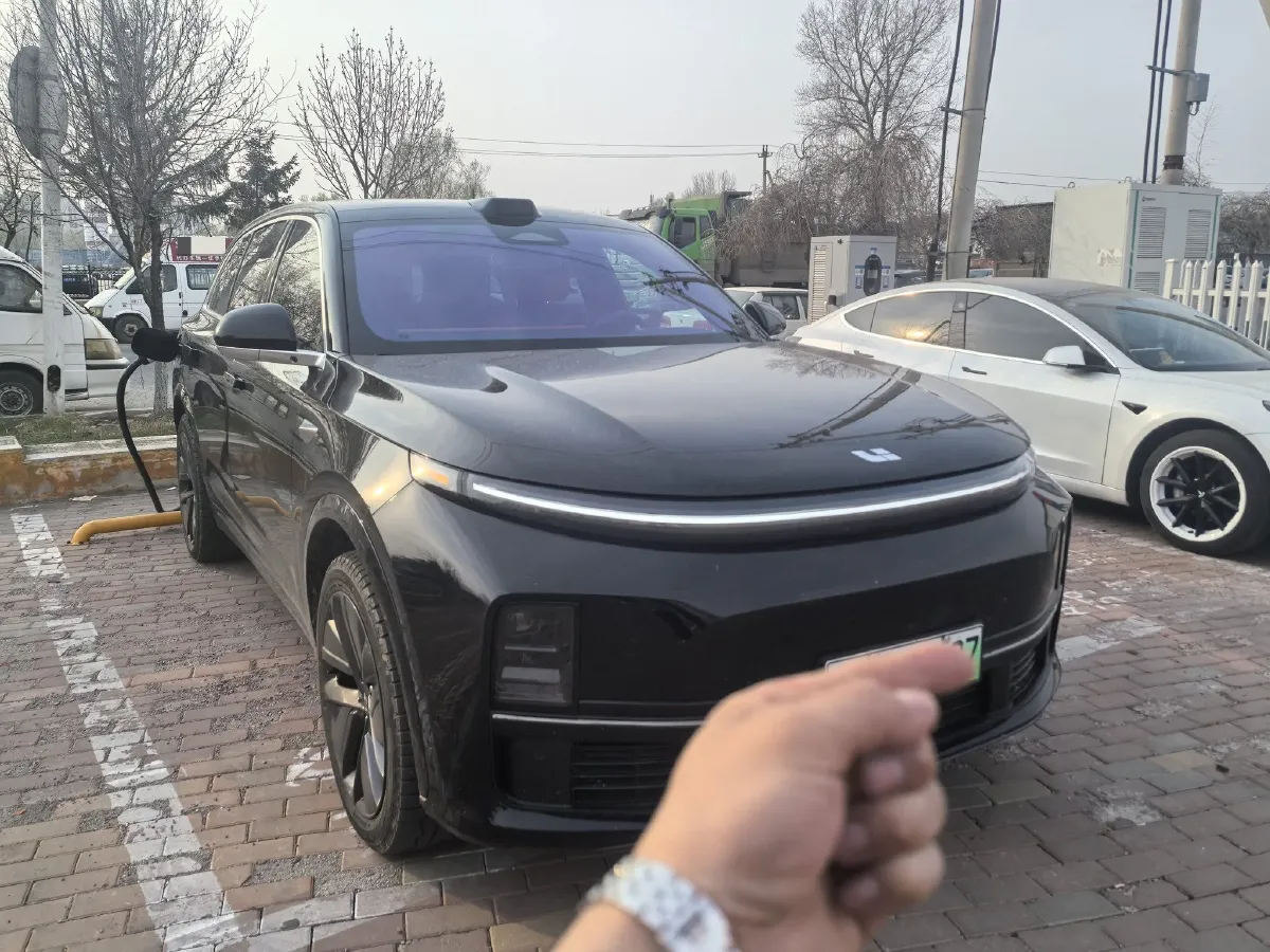 2024 Li L8 Range Extended 154HP REEV 42.8KWH,autocango,china used car exporter,china ev exporter,chinese used car exporter,chinese used ev exporter