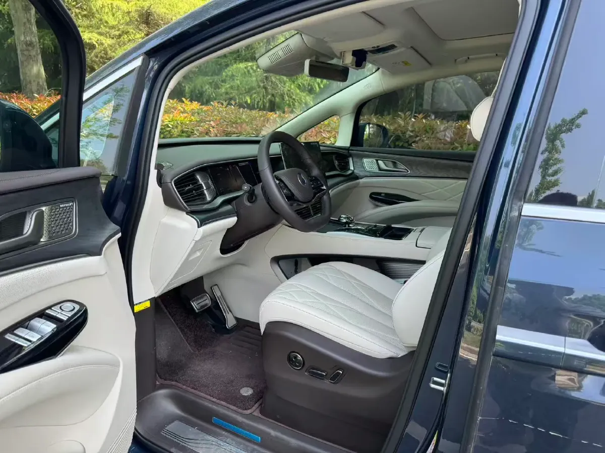 2025 Denza D9 1.5T 156HP L4 E-CVT PHEV 40KWH,autocango,china used car exporter,china ev exporter,chinese used car exporter,chinese used ev exporter