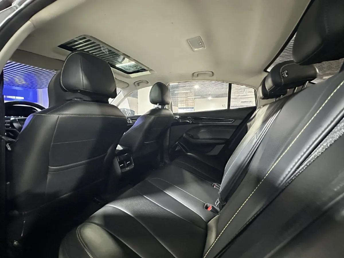 2021 Roewe i5 1.5L 120HP L4 CVT,autocango,china used car exporter,china ev exporter,chinese used car exporter,chinese used ev exporter