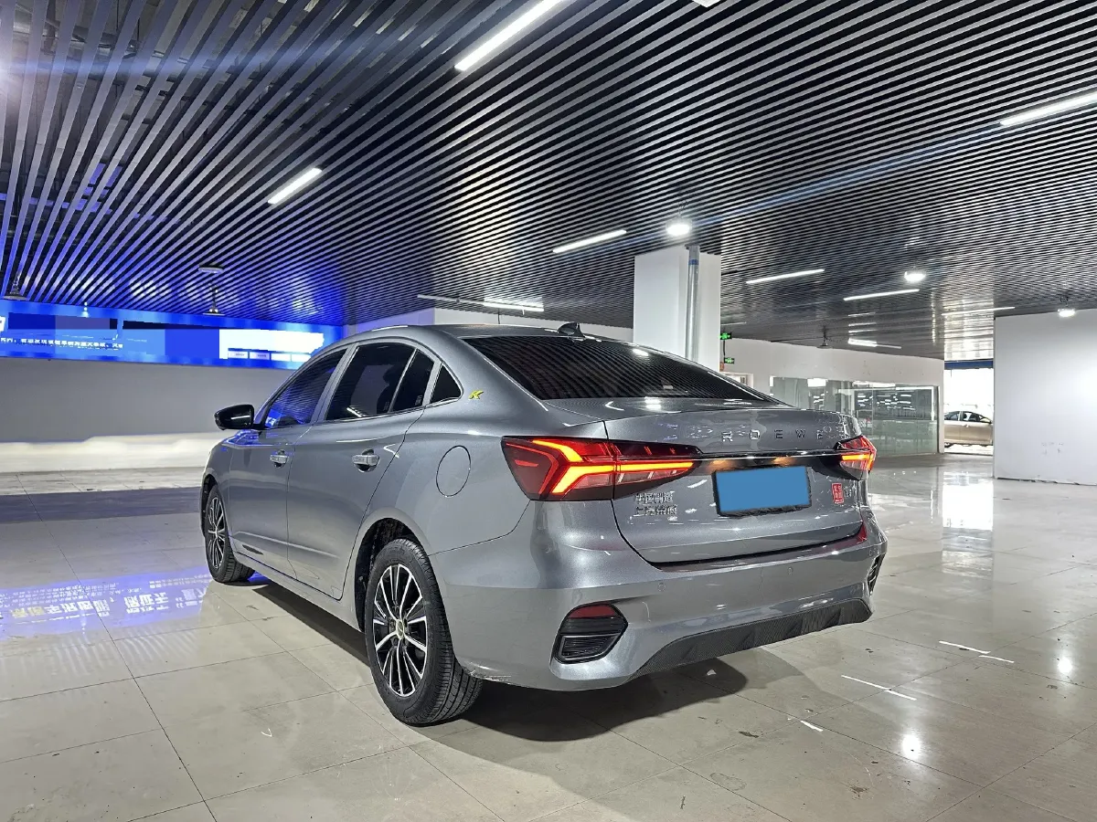 2021 Roewe i5 1.5L 120HP L4 CVT,autocango,china used car exporter,china ev exporter,chinese used car exporter,chinese used ev exporter