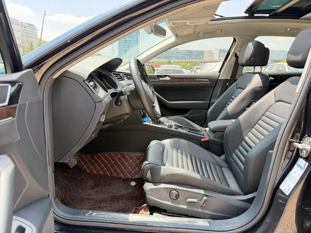 2019 Volkswagen Magotan 2.0T 186HP L4 7DCT,autocango,china used car exporter,china ev exporter,chinese used car exporter,chinese used ev exporter