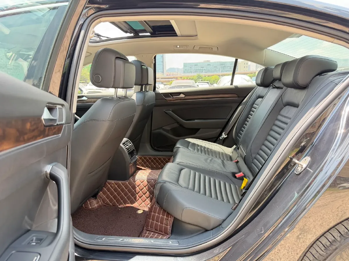 2019 Volkswagen Magotan 2.0T 186HP L4 7DCT,autocango,china used car exporter,china ev exporter,chinese used car exporter,chinese used ev exporter