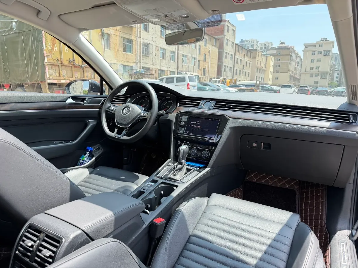 2019 Volkswagen Magotan 2.0T 186HP L4 7DCT,autocango,china used car exporter,china ev exporter,chinese used car exporter,chinese used ev exporter