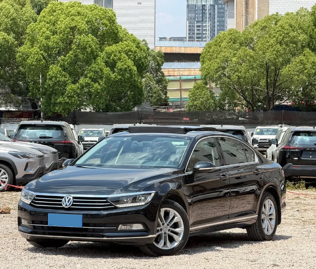 2019 Volkswagen Magotan 2.0T 186HP L4 7DCT,autocango,china used car exporter,china ev exporter,chinese used car exporter,chinese used ev exporter