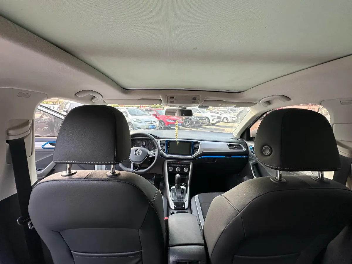 2020 Volkswagen T-Roc 1.4T 131HP L4 7DCT,autocango,china used car exporter,china ev exporter,chinese used car exporter,chinese used ev exporter