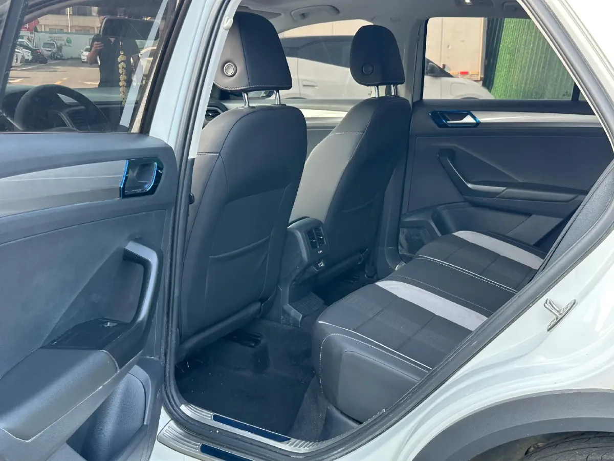 2020 Volkswagen T-Roc 1.4T 131HP L4 7DCT,autocango,china used car exporter,china ev exporter,chinese used car exporter,chinese used ev exporter
