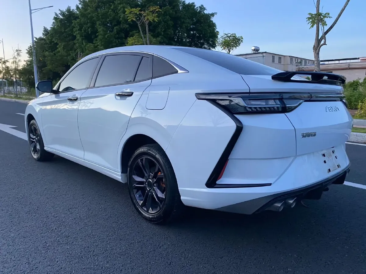 2023 DongFeng Aeolus YiXuan 1.5L 125HP L4 6DCT,autocango,china used car exporter,china ev exporter,chinese used car exporter,chinese used ev exporter