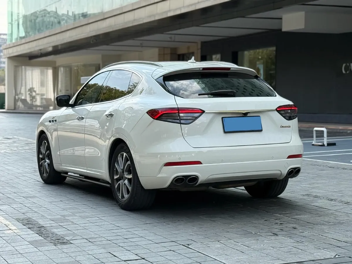 2022 Maserati Levante 2.0T 330HP L4 8AT,autocango,china used car exporter,china ev exporter,chinese used car exporter,chinese used ev exporter
