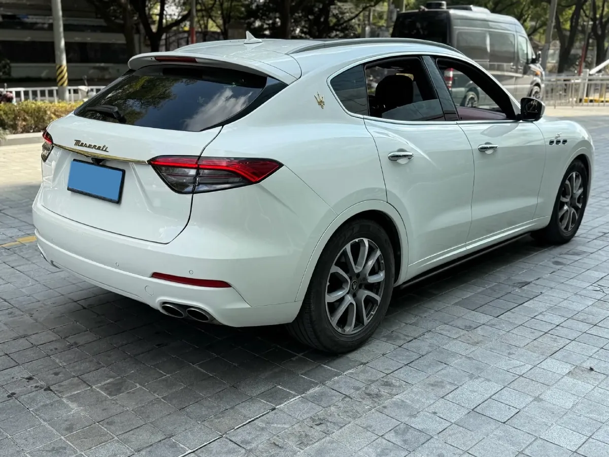 2022 Maserati Levante 2.0T 330HP L4 8AT,autocango,china used car exporter,china ev exporter,chinese used car exporter,chinese used ev exporter