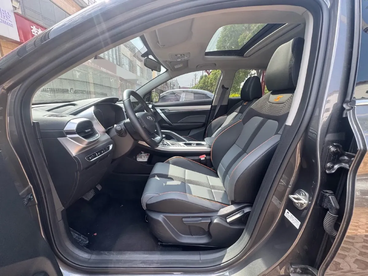 2023 Geely Coolray 1.5T 181HP L4 7DCT,autocango,china used car exporter,china ev exporter,chinese used car exporter,chinese used ev exporter