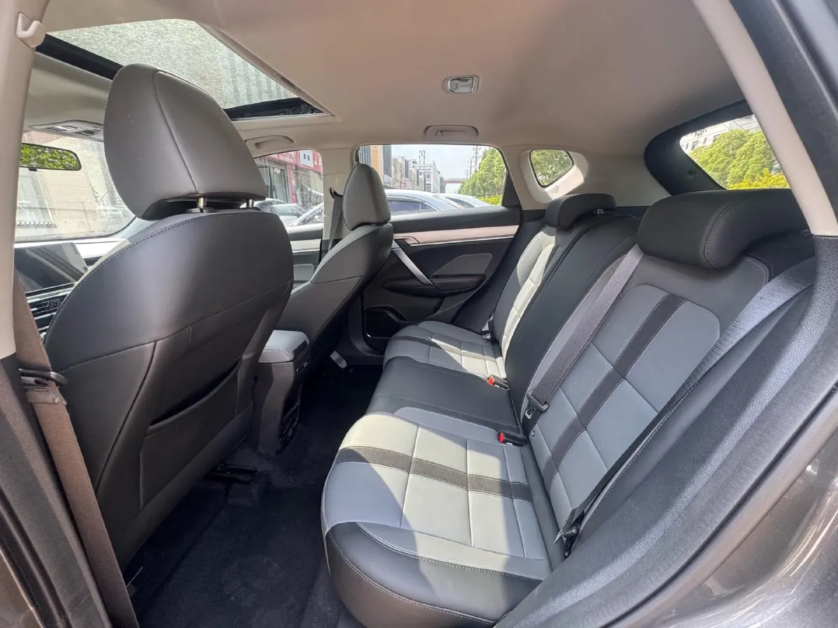 2023 Geely Coolray 1.5T 181HP L4 7DCT,autocango,china used car exporter,china ev exporter,chinese used car exporter,chinese used ev exporter