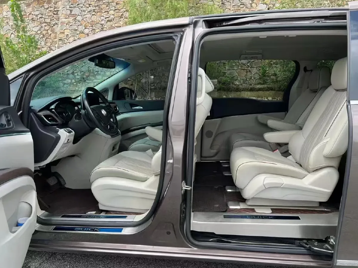 2021 Buick GL8 2.0T 237HP L4 9AT,autocango,china used car exporter,china ev exporter,chinese used car exporter,chinese used ev exporter