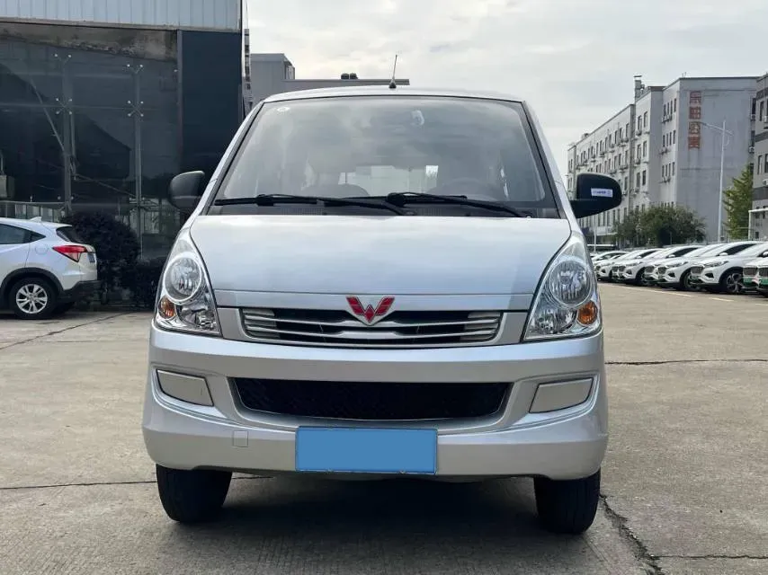 2020 WuLing RongGuang 1.2L 76HP L4 5MT,autocango,china used car exporter,china ev exporter,chinese used car exporter,chinese used ev exporter