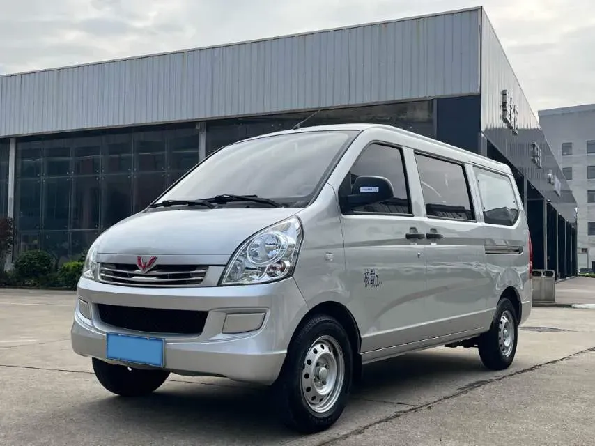 2020 WuLing RongGuang 1.2L 76HP L4 5MT,autocango,china used car exporter,china ev exporter,chinese used car exporter,chinese used ev exporter