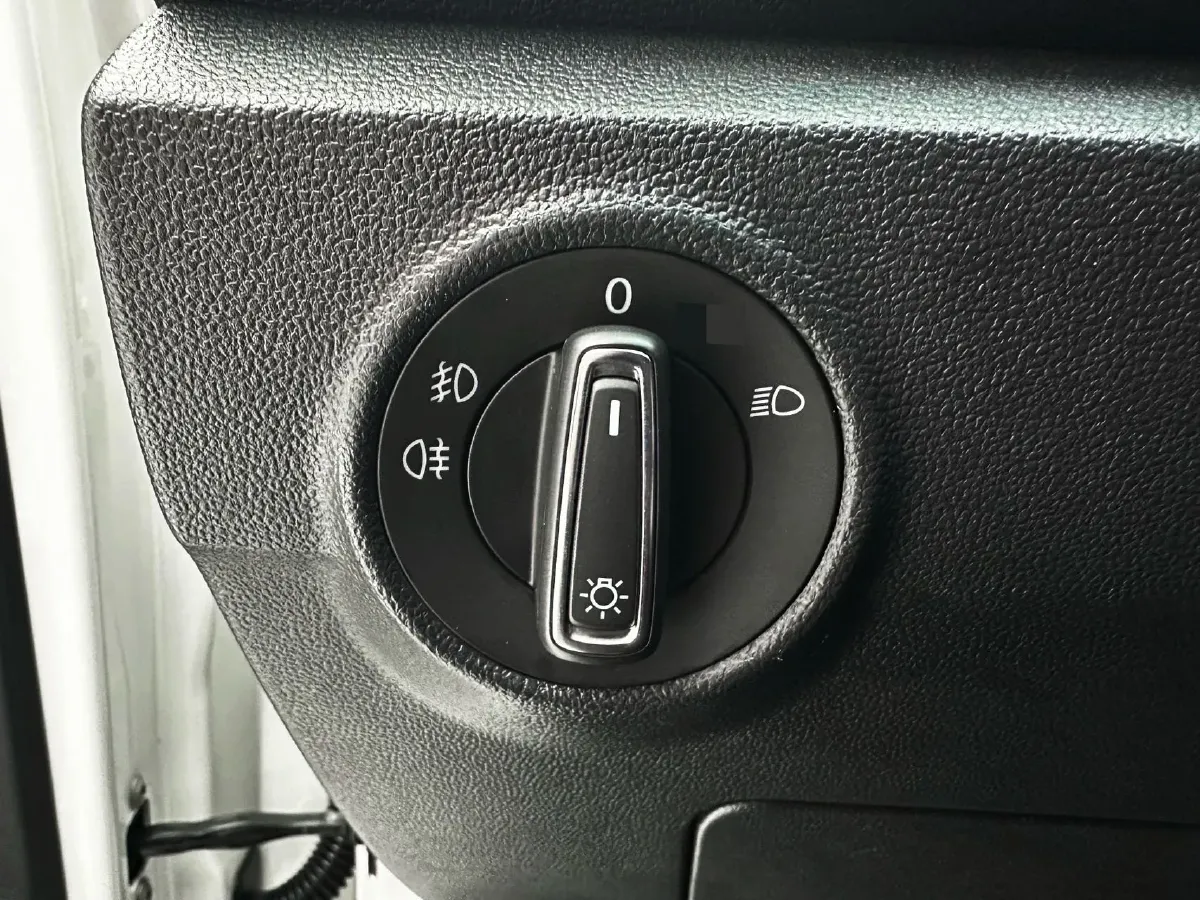 2022 Volkswagen T-Roc 1.4T 150HP L4 7DCT,autocango,china used car exporter,china ev exporter,chinese used car exporter,chinese used ev exporter