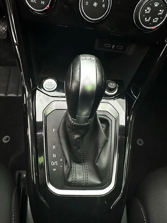 2022 Volkswagen T-Roc 1.4T 150HP L4 7DCT,autocango,china used car exporter,china ev exporter,chinese used car exporter,chinese used ev exporter