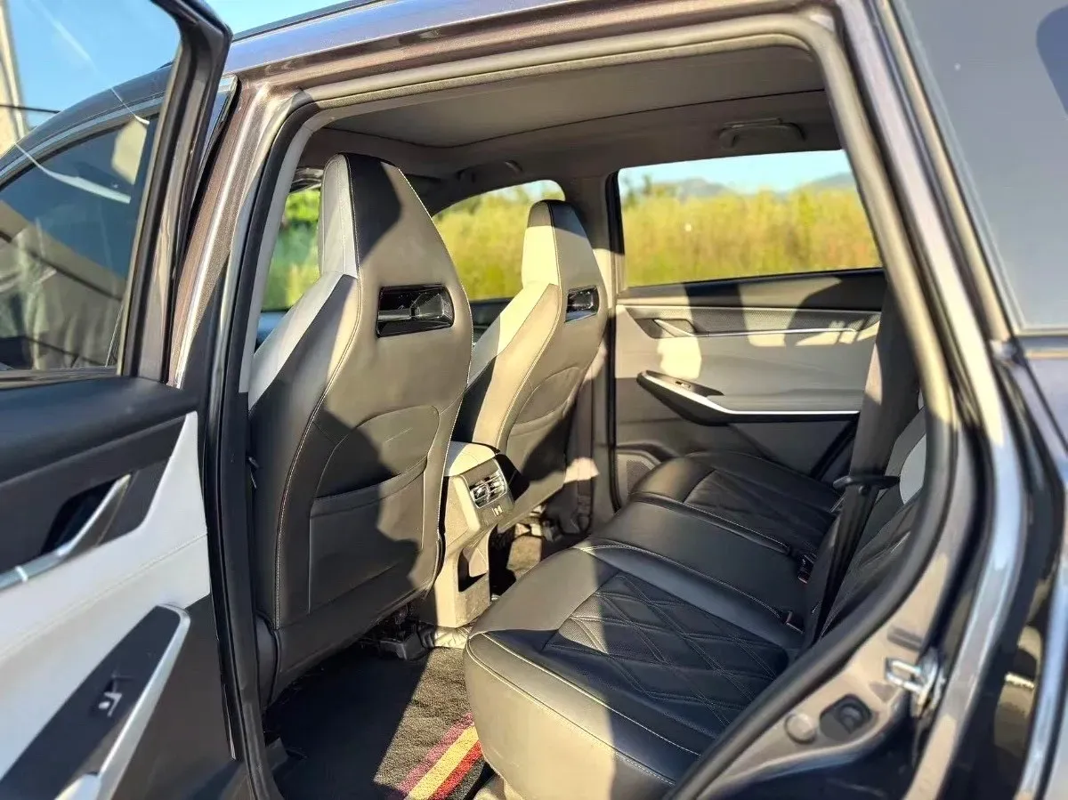 2022 ChangAn CS75 Plus 1.5T 188HP L4 8AT,autocango,china used car exporter,china ev exporter,chinese used car exporter,chinese used ev exporter