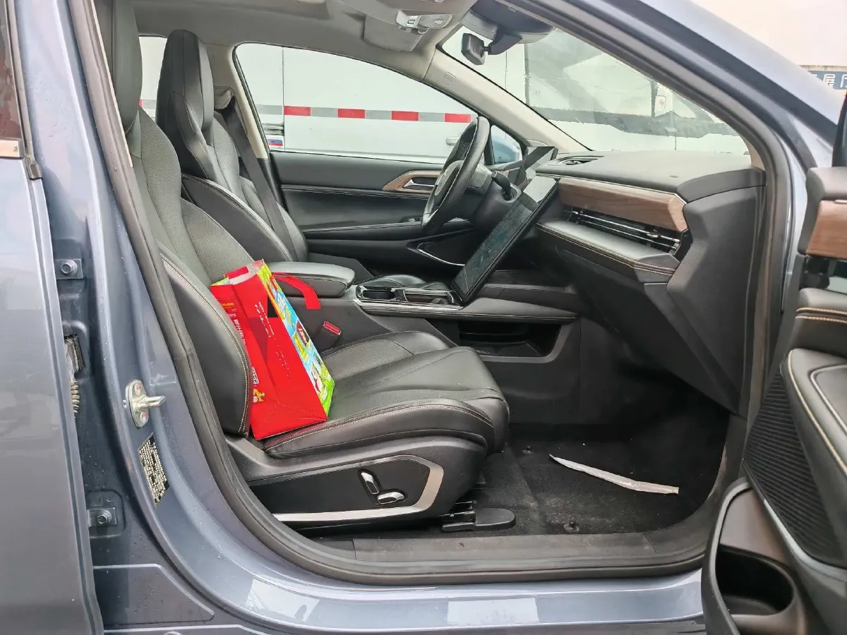 2021 ChangAn UNI-K 2.0T 233HP L4 8AT,autocango,china used car exporter,china ev exporter,chinese used car exporter,chinese used ev exporter