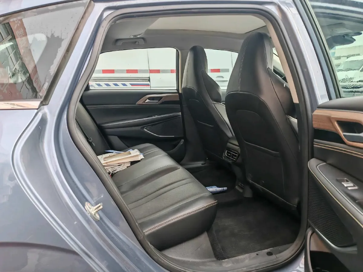 2021 ChangAn UNI-K 2.0T 233HP L4 8AT,autocango,china used car exporter,china ev exporter,chinese used car exporter,chinese used ev exporter