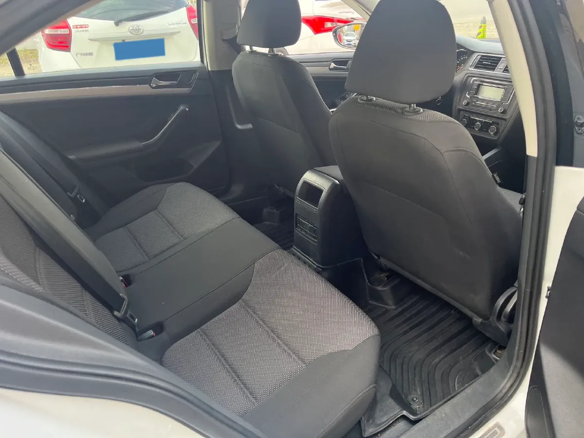 2018 JinBei Grace 2.4L 156HP L4 5MT,autocango,china used car exporter,china ev exporter,chinese used car exporter,chinese used ev exporter