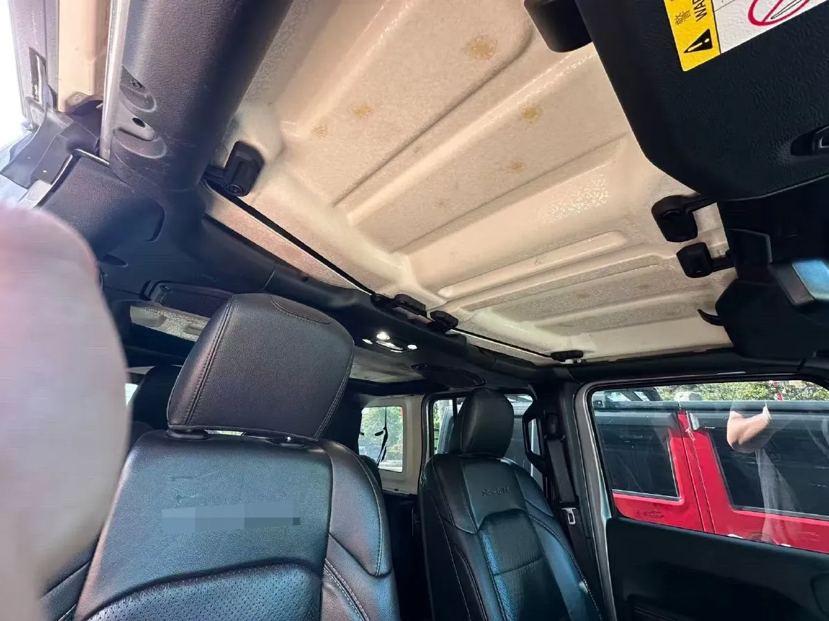 2021 Jeep Wrangler 2.0T 266HP L4 8AT,autocango,china used car exporter,china ev exporter,chinese used car exporter,chinese used ev exporter