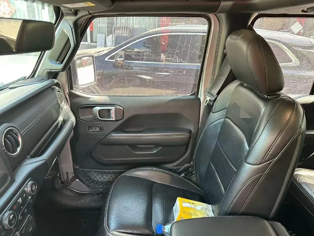 2021 Jeep Wrangler 2.0T 266HP L4 8AT,autocango,china used car exporter,china ev exporter,chinese used car exporter,chinese used ev exporter