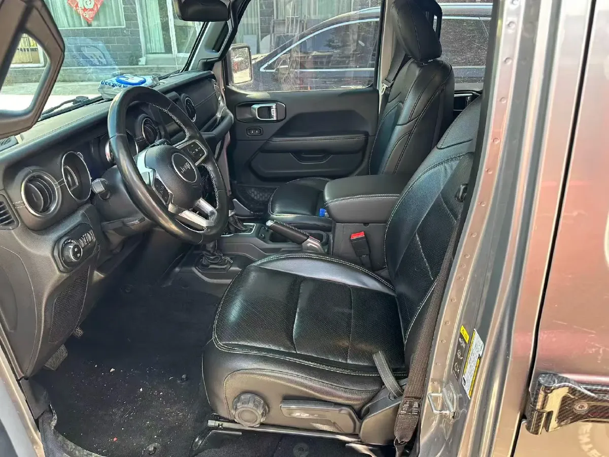 2021 Jeep Wrangler 2.0T 266HP L4 8AT,autocango,china used car exporter,china ev exporter,chinese used car exporter,chinese used ev exporter